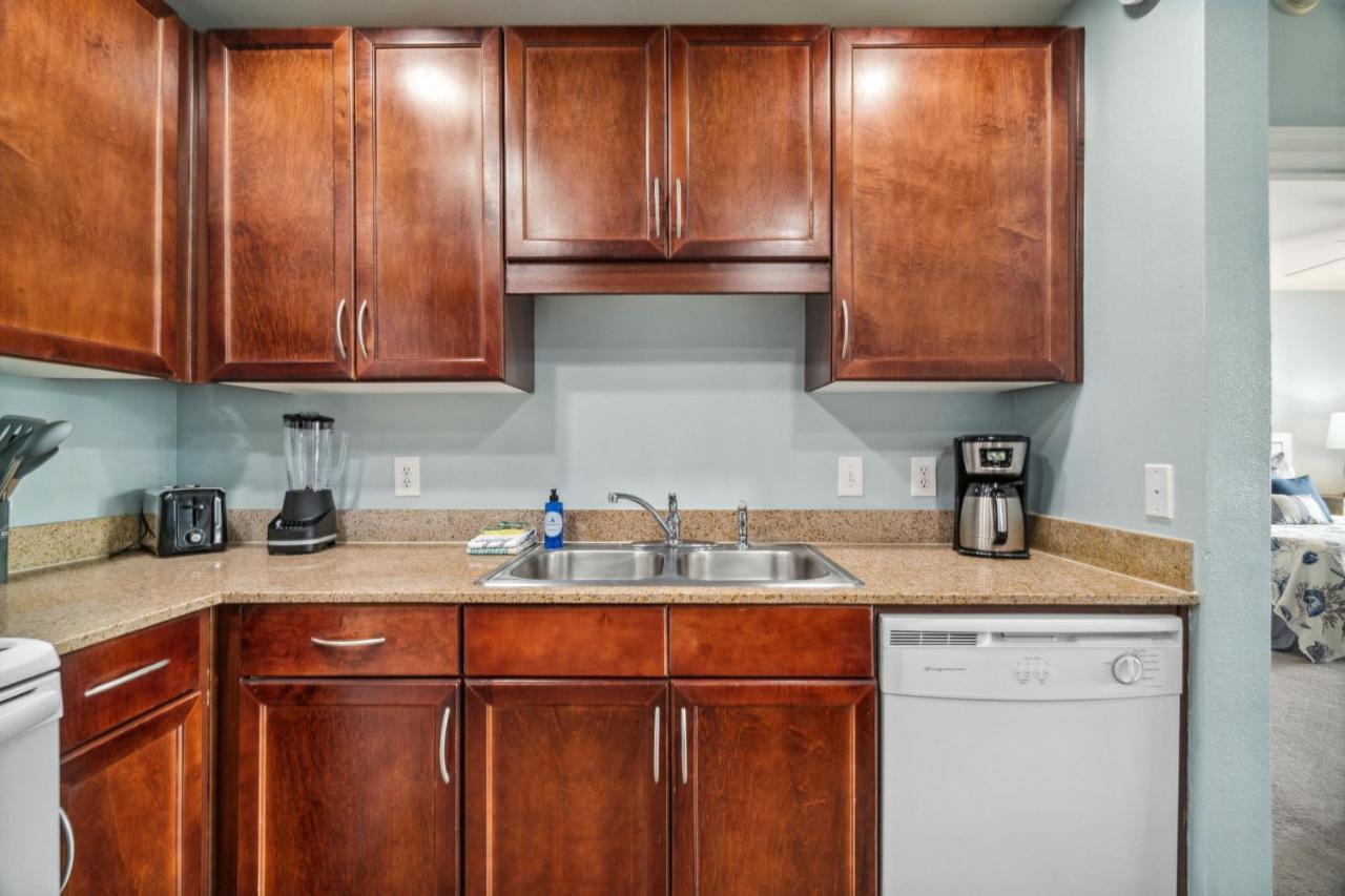 Keep It Beachy At Laketown Wharf #611 By Nautical Vacation Holiday home *