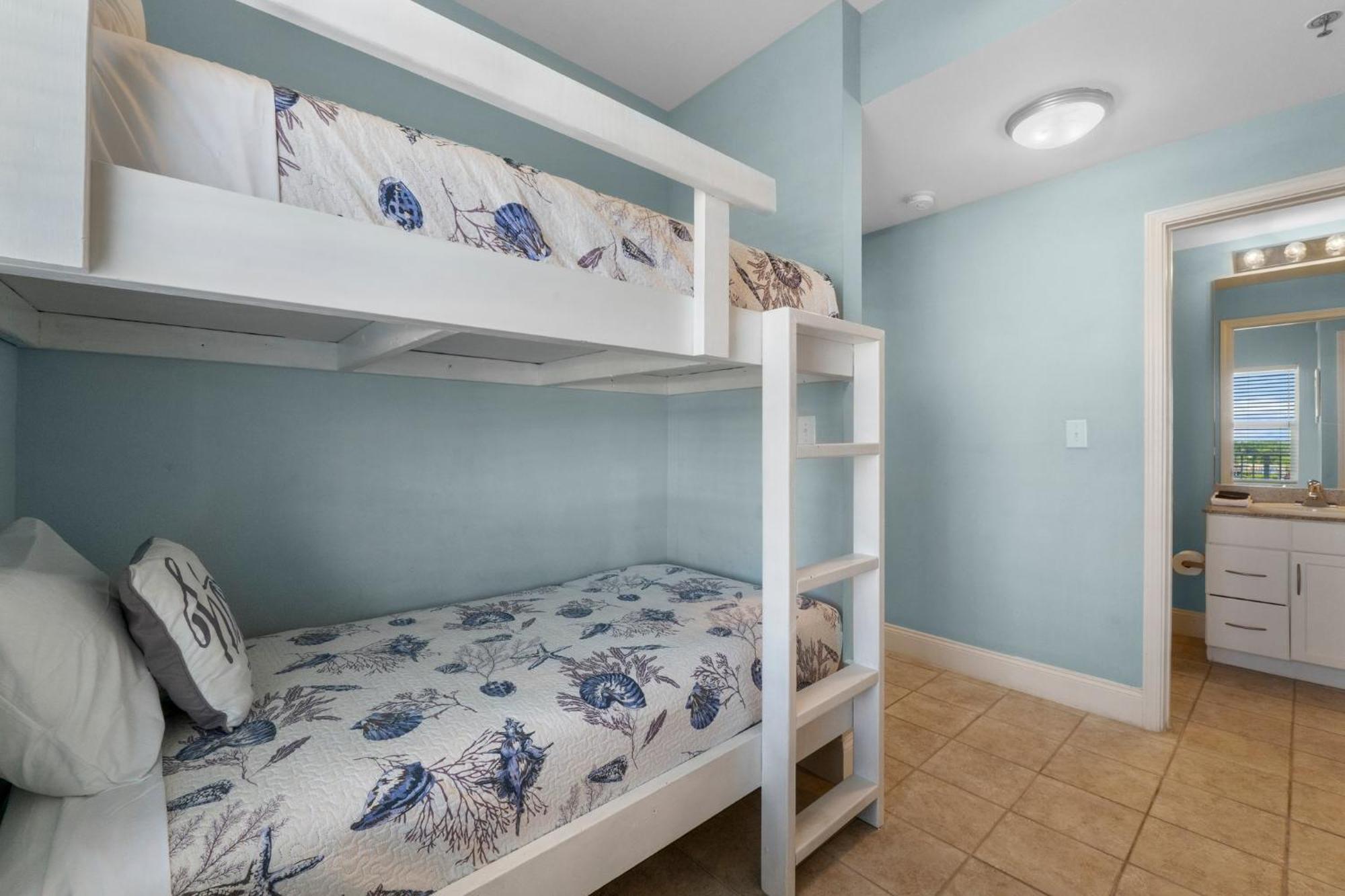 Keep It Beachy At Laketown Wharf #611 By Nautical Vacation Holiday home